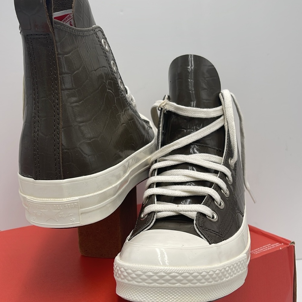 Converse WMNS Crocodile High-Tops A07656C
CHUCK 70 HI
ENGINE SMOKE/ENGINE SMOKE - Picture 8 of 16